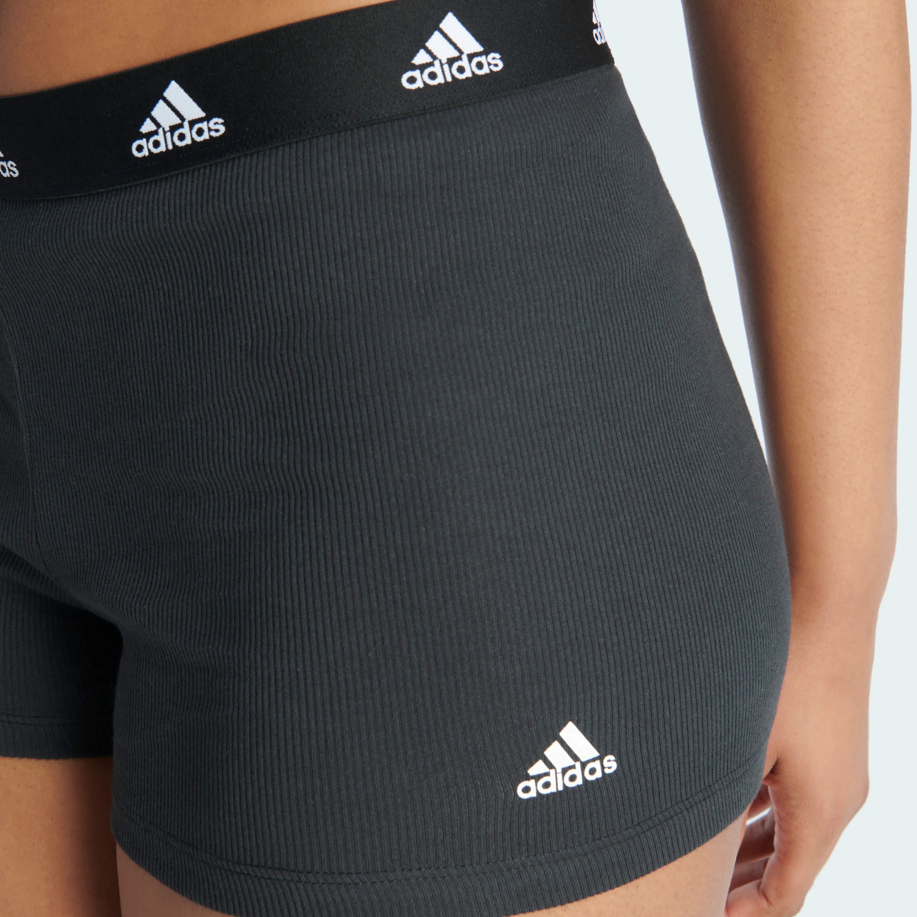 ACTIVE FLEX RIBBED SHORT PANT - Image 4