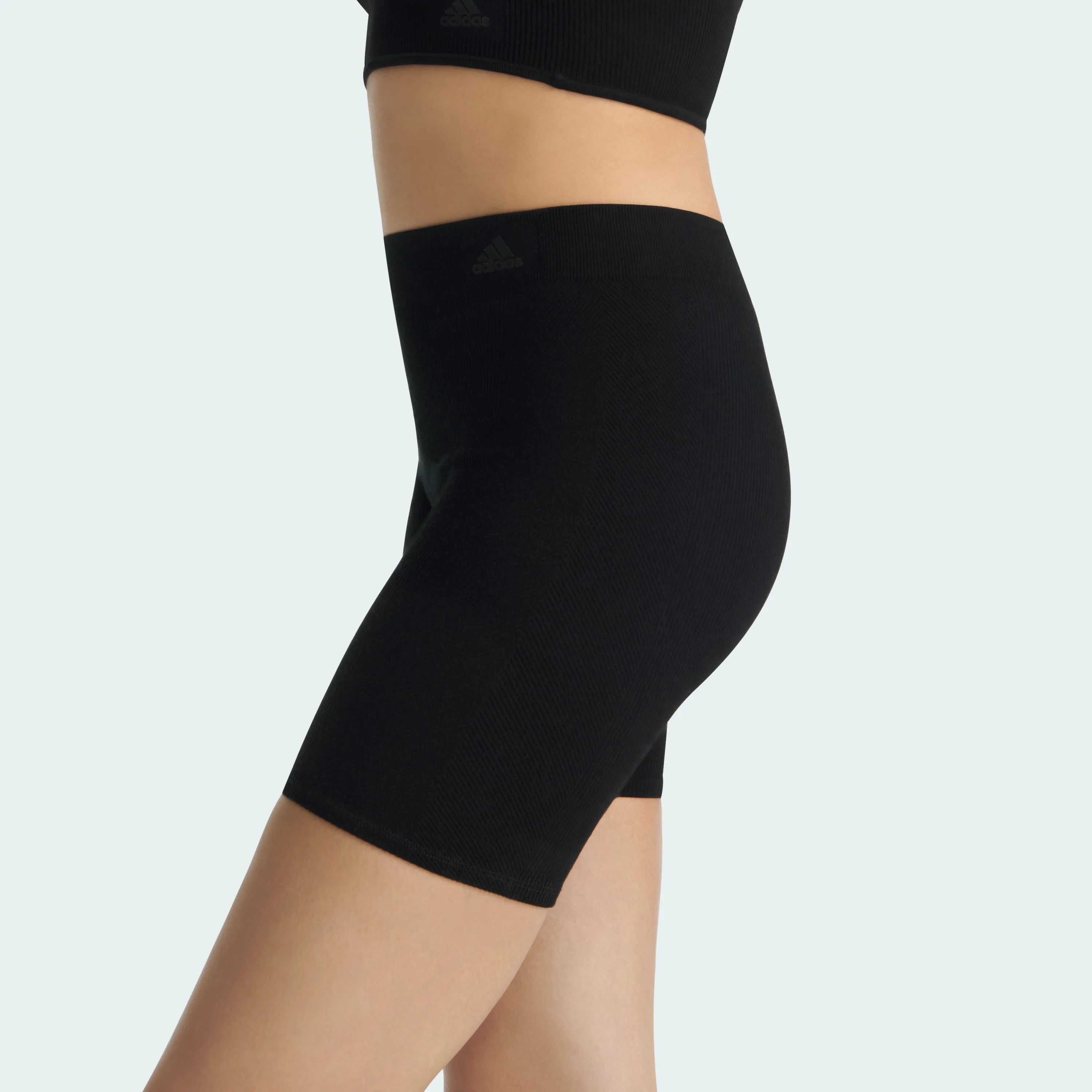 RIBBED SEAMLESS SHORT - Image 2